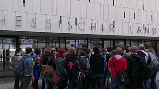 Besuch im Hessischen Landtag - Klassen 10a und 10b (2013/2014)